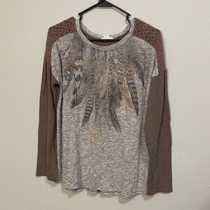Women's Long Sleeve Feather Print Top - Brown and Gray